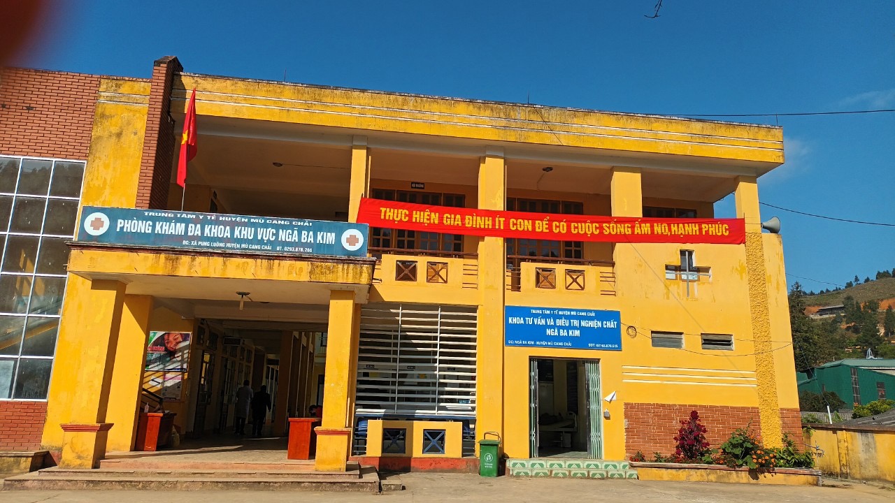 Trung tâm y tế huyện Mù Cang Chải tổ chức thực hiện chiến dịch truyền thông lồng ghép cung cấp dịch vụ CSSKSS/KHHGĐ năm 2023