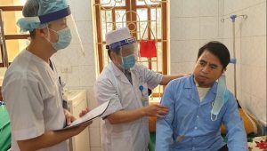 Trung tâm Y tế huyện Mù Cang Chải thực hiện thành công ca phẫu thuật lấy dị vật vùng hàm cổ