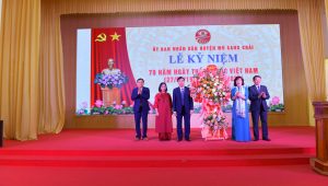 Ủy ban nhân dân huyện Mù Cang Chải Tổ chức Lễ kỷ niệm 70 năm ngày thầy thuốc Việt Nam ( 27/2/1955 – 27/2/2025 )